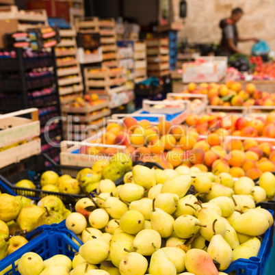 Weekly market Tuscany - appel