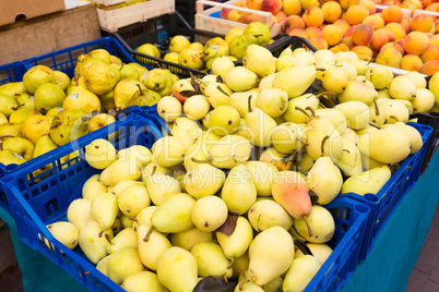 Weekly market Tuscany - appel