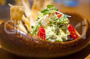 avocado and shrimps salad