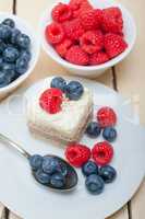 fresh raspberry and blueberry cake