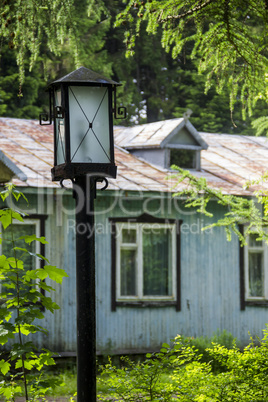 old-fashioned lamp post