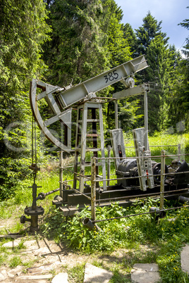 old-fashioned oil pump