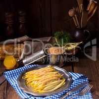 yellow string bean with bread crumbs