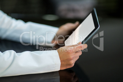 Optometrist using digital table