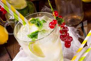 Apple currant soda with lime