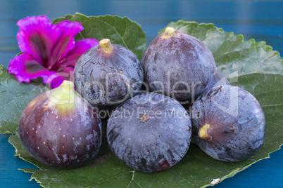 Pile of blue figs, close up view