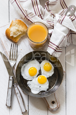 Fried eggs