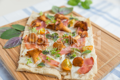 Eierschwammerl Flammkuchen