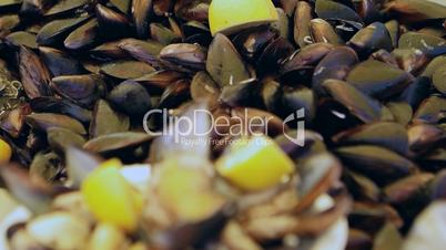 Stuffed Mussels with Lemon