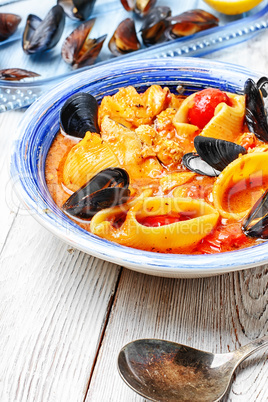Seafood sauce and mussels