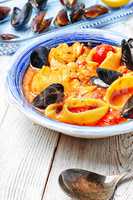 Seafood sauce and mussels