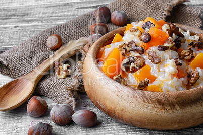 Pumpkin porridge with walnuts