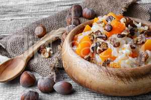 Pumpkin porridge with walnuts