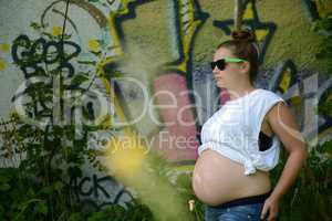 Jugendliche schwangere Frau