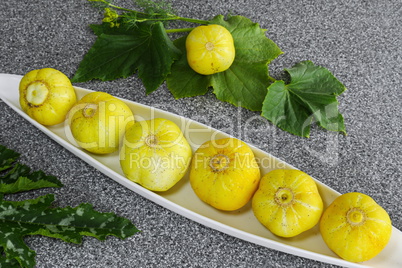 Zitronengurken als Dekoration