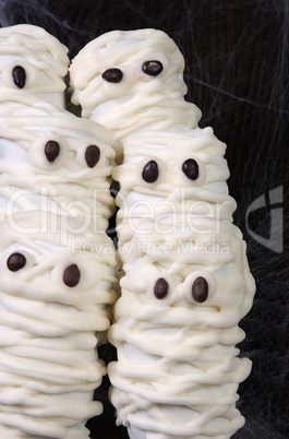 Cookies in the form of a mummy