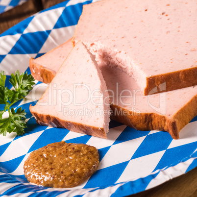 Bavarian meatloaf with sweetly senf
