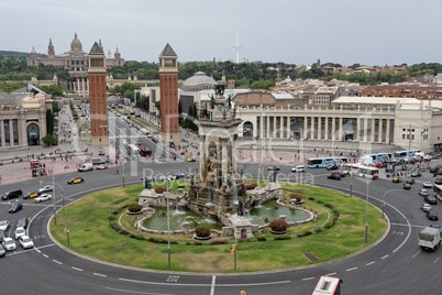 Barcelona Blick über den Pl de Espanja zum Montjuis mit Palau Na