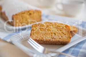 Möhren Kuchen mit Zuckerglasur