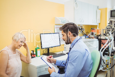 Patient consulting a doctor