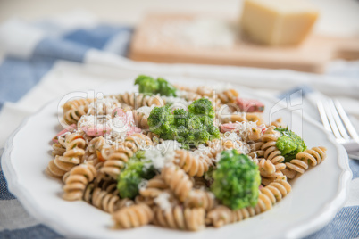 Vollkornpasta mit Brokkoli