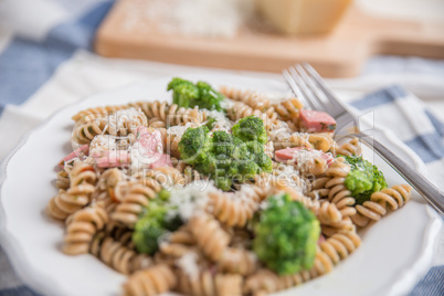 Vollkornpasta mit Brokkoli