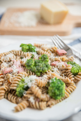 Vollkornpasta mit Brokkoli