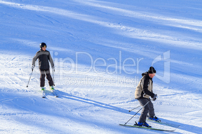 Die skifahrende Menschen.