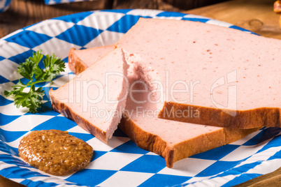 Bavarian meatloaf with sweetly senf