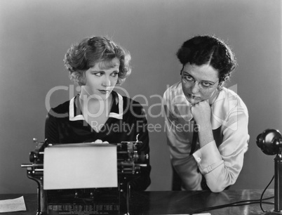 Two women with typewriter