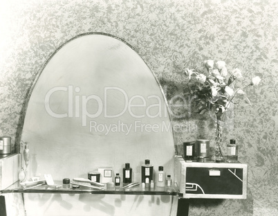 1930s vanity set