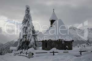 Kapelle in Hochkrimml im Winter