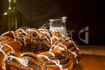 Braided roll with poppy seeds and cinnamon