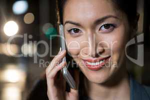 Businesswoman talking on the mobile phone