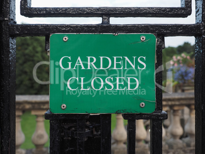 Gardens closed sign