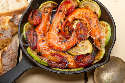 roasted shrimps with zucchini and tomatoes