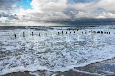 Die Ostseeküste an einem stürmischen Tag