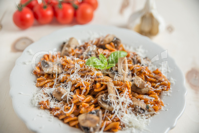 Pasta mit Tomatensauce