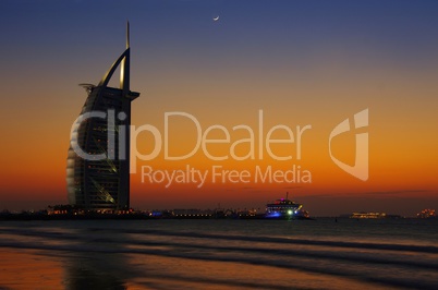 Dubai Burj al Arab im Sonnenuntergang