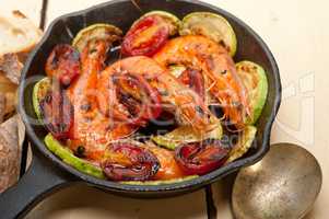 roasted shrimps with zucchini and tomatoes