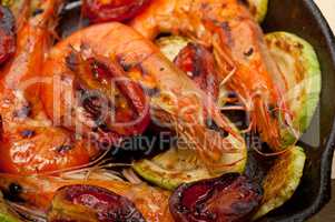 roasted shrimps with zucchini and tomatoes