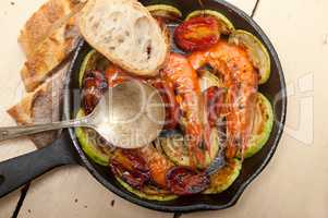 roasted shrimps with zucchini and tomatoes