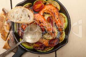 roasted shrimps with zucchini and tomatoes