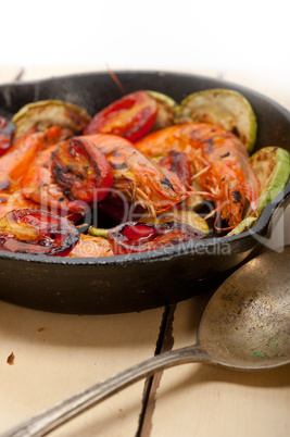 roasted shrimps with zucchini and tomatoes