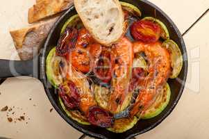 roasted shrimps with zucchini and tomatoes