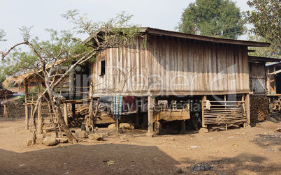 Traditionelles Dorf der Katu Minderheit, Laos, Asien