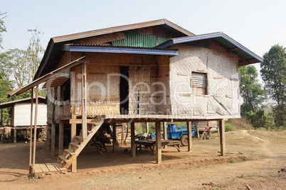 Traditionelles Dorf der Katu Minderheit, Laos, Asien