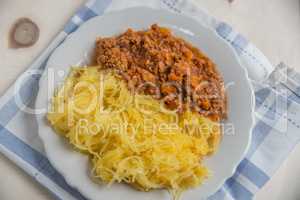 Spaghetti Kürbis mit Ragu