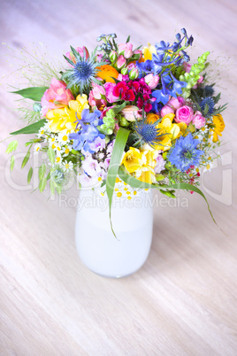 Wildblumen in einer Vase