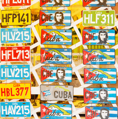 Bunte Nummernschilder aus Kuba, Varadero als andenken